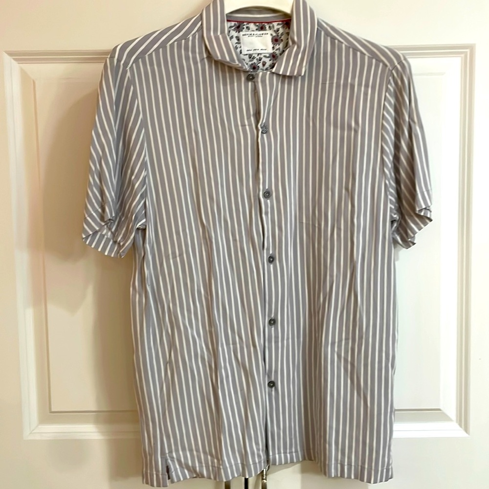 Men’s Short Sleeve Button Down